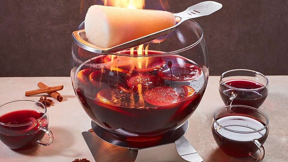 Feuerzangenbowle, Ritual Hangat Tahun Baru Membakar Masa Lalu